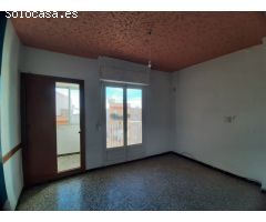 Piso en Elche luminoso en el centro, ideal para reformar y personalizar.
