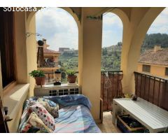 Piso exterior con terraza en urbanización con piscina en Polop