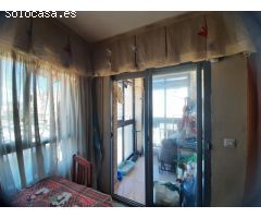Piso exterior de 3 dormitorios con terraza acristalada y ascensor en Alicante