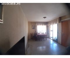 Piso exterior de 3 dormitorios con terraza acristalada y ascensor en Alicante