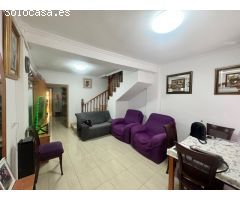 ¡Encantadora casa de pueblo en Mutxamel con 4 dormitorios y terraza!