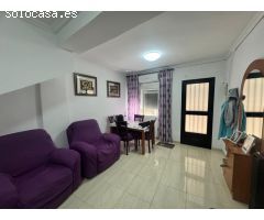 ¡Encantadora casa de pueblo en Mutxamel con 4 dormitorios y terraza!