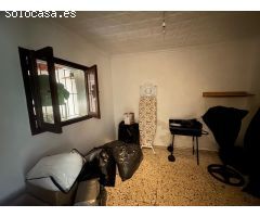 ¡Encantadora casa de pueblo en Mutxamel con 4 dormitorios y terraza!