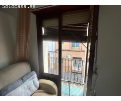 ¡Encantadora casa de pueblo en Mutxamel con 4 dormitorios y terraza!