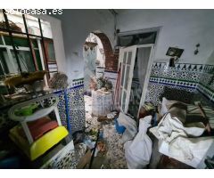 CASA PARA DEMOLER Y RECONSTRUIR A MINUTOS DEL PALACIO DE VIANA Y PLAZA DE LA
