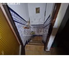 CASA PARA DEMOLER Y RECONSTRUIR A MINUTOS DEL PALACIO DE VIANA Y PLAZA DE LA