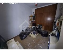 CASA PARA DEMOLER Y RECONSTRUIR A MINUTOS DEL PALACIO DE VIANA Y PLAZA DE LA