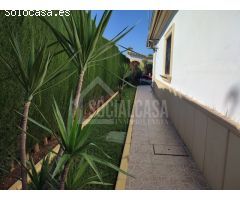 CARRETERA AEROPUERTO/FONTANAR DE QUINTOS ;Casa de luz y color para disfrutar de