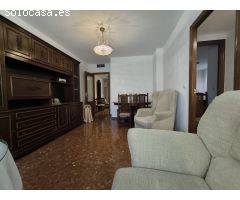 PISO SEÑORIAL CON 4 DORMITORIOS Y DOS BAÑOS A UN PASO DE LA AVENIDA AEROPUERTO
