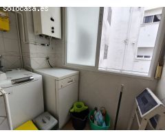 PISO SEÑORIAL CON 4 DORMITORIOS Y DOS BAÑOS A UN PASO DE LA AVENIDA AEROPUERTO
