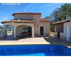 Espaciosa villa de 6 habitaciones con unas vistas espectaculares.
