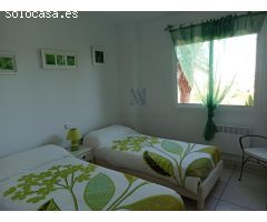 Espaciosa villa de 6 habitaciones con unas vistas espectaculares.