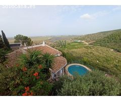 Villa de 3 habitaciones con vistas panorámicas al mar y montañas en Monte Pego.
