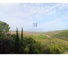 Villa de 3 habitaciones con vistas panorámicas al mar y montañas en Monte Pego.