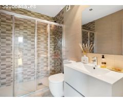 Atractivo Chalet con jardín, garaje y piscina