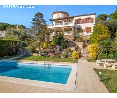 Espectacular villa con spa, vistas al mar y a corta distancia de la playa
