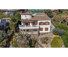 Espectacular villa con spa, vistas al mar y a corta distancia de la playa