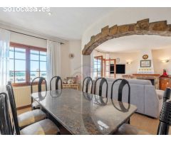 Espectacular villa con spa, vistas al mar y a corta distancia de la playa