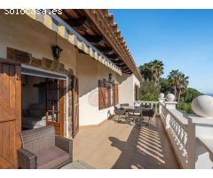 Espectacular villa con spa, vistas al mar y a corta distancia de la playa