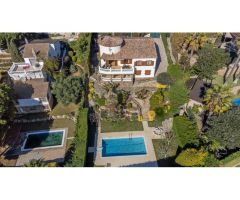 Espectacular villa con spa, vistas al mar y a corta distancia de la playa
