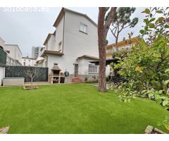 Casa en pleno centro de Platja daro, con amplio jardín