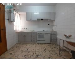 CASA DE PUEBLO CON GRAN GARAJE