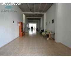 CASA CON INMENSO GARAJE