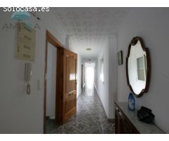 CASA CON INMENSO GARAJE