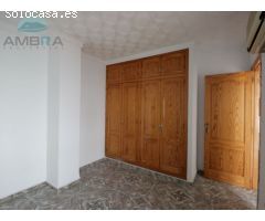 CASA CON INMENSO GARAJE