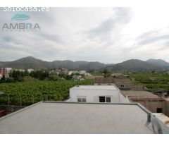 CASA CON INMENSO GARAJE