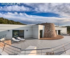 Inversión Excepcional: Villa de Lujo con Licencia Turística en Ibiza