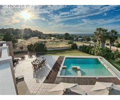 Inversión Excepcional: Villa de Lujo con Licencia Turística en Ibiza