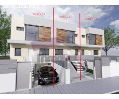 CHALET NUEVO A ESTRNAR EN MIRAMADRID CON MUY BUENA UBICACION