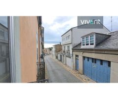 OPORTUNIDAD! CÉNTRICA CASA PARA REFORMAR EN VILALBA!