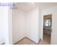Chalet adosado en primera linea de playa con vistas al mar y jardín