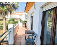 Chalet adosado en primera linea de playa con vistas al mar y jardín