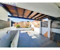 Casa Adosada en venta en primera linea de playa con vistas al mar