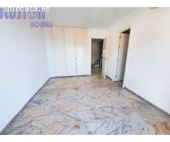 Casa Adosada en venta en primera linea de playa con vistas al mar