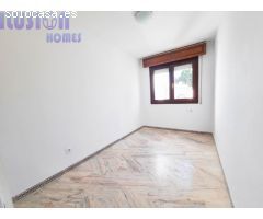 Casa Adosada en venta en primera linea de playa con vistas al mar
