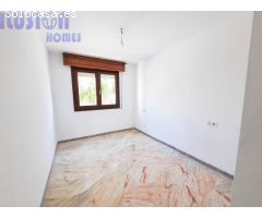 Casa Adosada en venta en primera linea de playa con vistas al mar