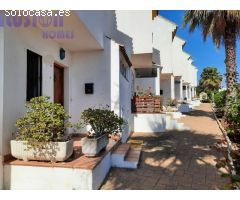 Casa Adosada en venta en primera linea de playa con vistas al mar