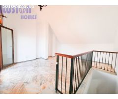 Casa Adosada en venta en primera linea de playa con vistas al mar