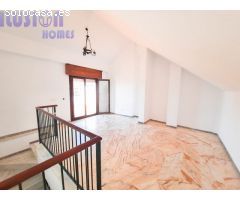 Casa Adosada en venta en primera linea de playa con vistas al mar