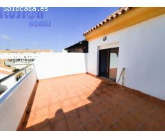 Casa Adosada en venta en primera linea de playa con vistas al mar
