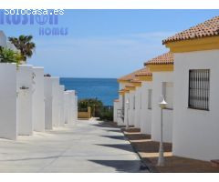 Casa Adosada en venta en primera linea de playa con vistas al mar