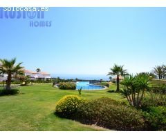 Casa Adosada en venta en primera linea de playa con vistas al mar