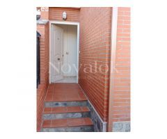Casa adosada en alquiler