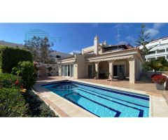 Preciosa Villa con Vistas al Mar - El Duque - Tenerife