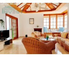 Villa en primera línea - La Caleta