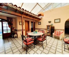 Villa en primera línea - La Caleta